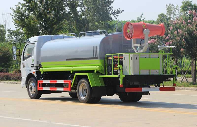 国六东风9吨喷雾车