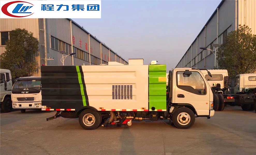 江铃小型5方吸尘车