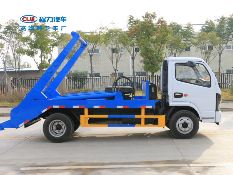 东风小多利卡摆臂式垃圾车（5方）